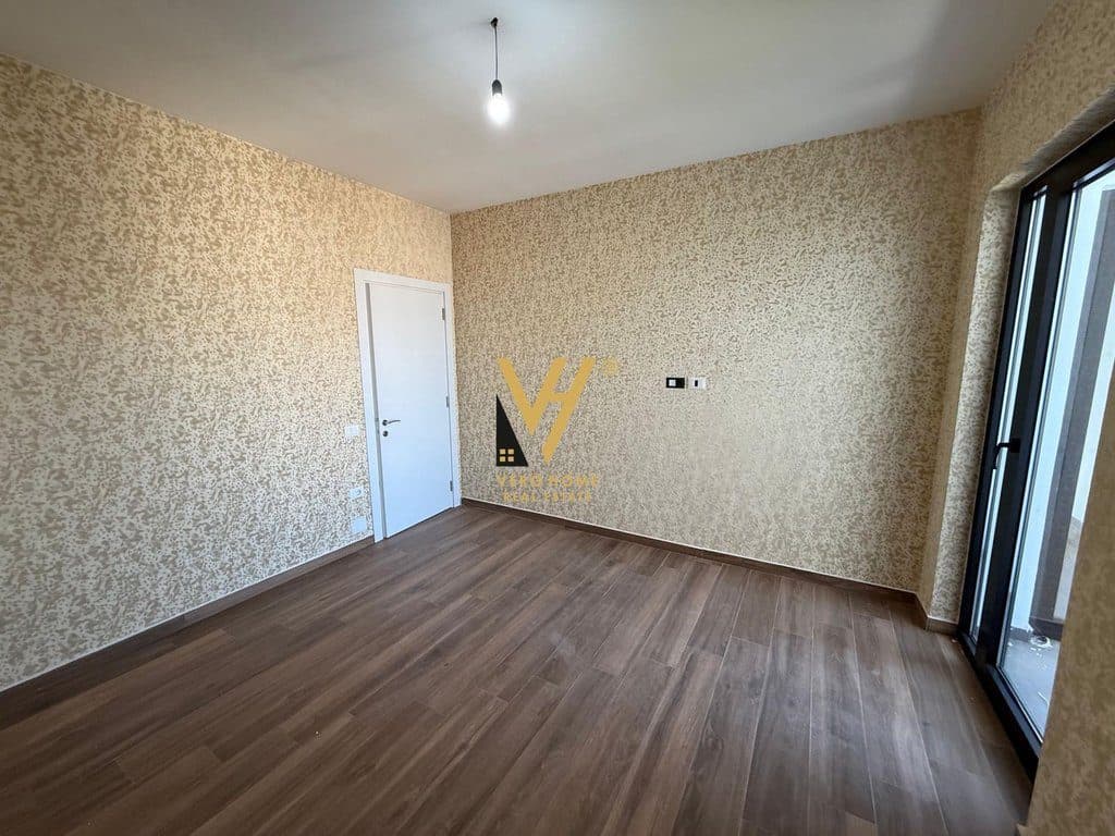 JEPET ZYRE 81 M2 ME QIRA TE FARMACIA 10 520 EURO 4