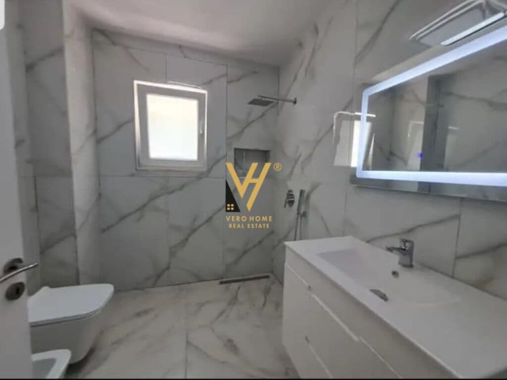 Shitet Apartament 1+1+ballkon ne Vasil Shanto 60 m2