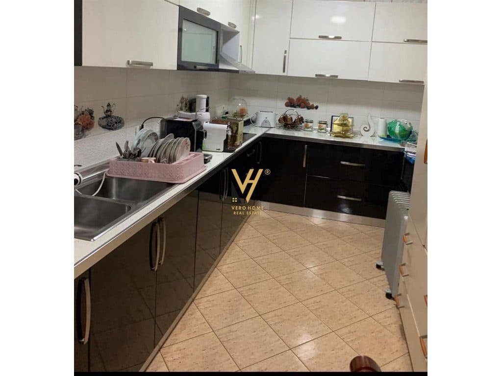 JEPE APARTAMENT 2+1+BLK ME QERA TE 5 MAJI 550 EURO 2