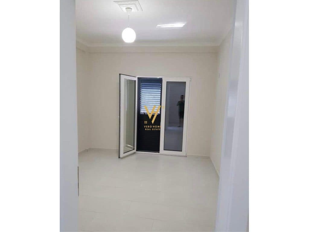 JEPET APARTAMENT 3+1+2+3BLK ME QERA TE RRUGA FUAT TOPTANI 700 EURO 3