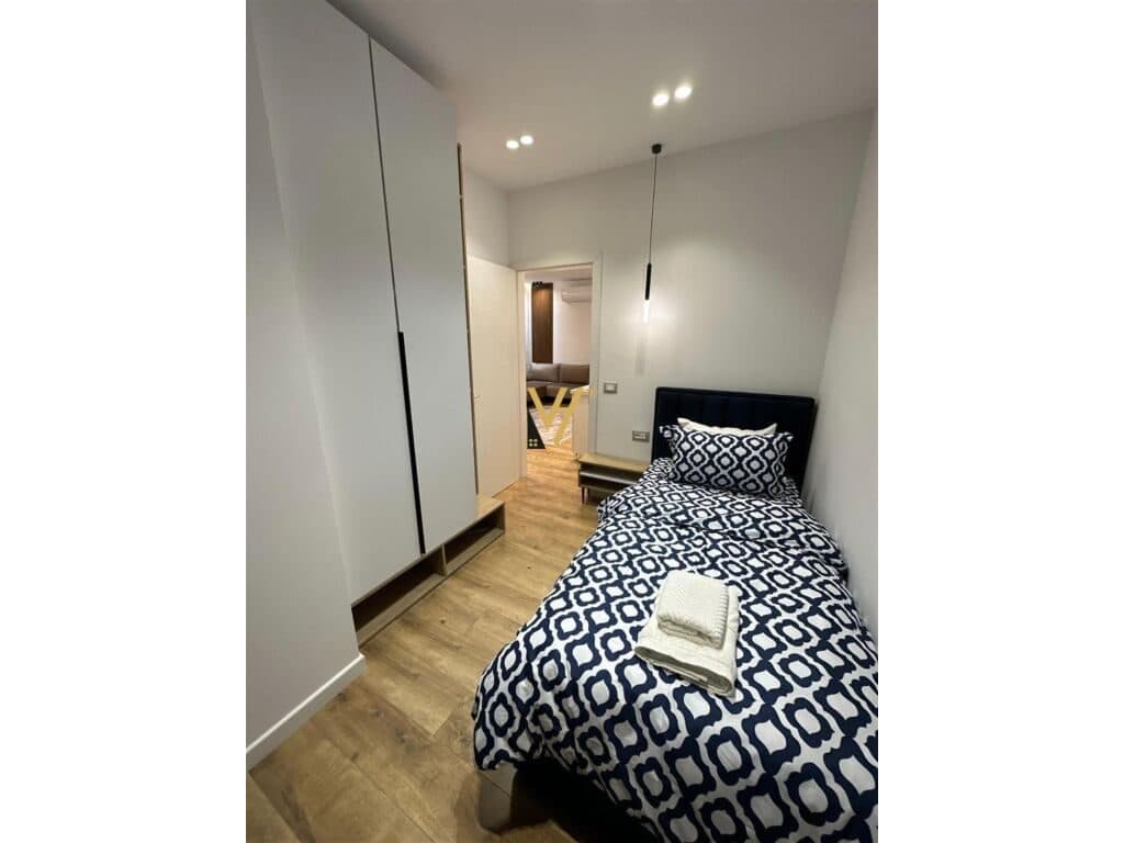 Jepet Apartament 2+1+ballkon me qera te Liqeni i Thate 75 m2