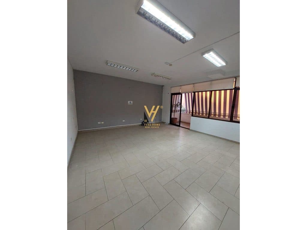 JEPET ZYRE 350 M2 ME QERA TE RRUGA PJETER BUDI 3.000 EURO 4