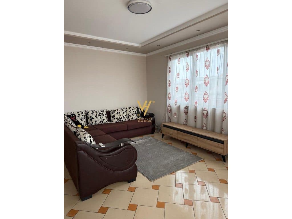 JEPET APARTAMENT 1+1 ME QIRA TE KOMUNA PARISIT 50.000 LEKE
