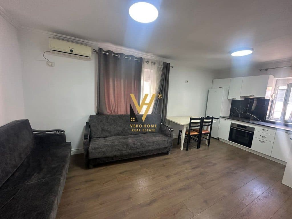 JEPET ZYRE 120M2 ME QERA NE BLLOK 1.000 EURO