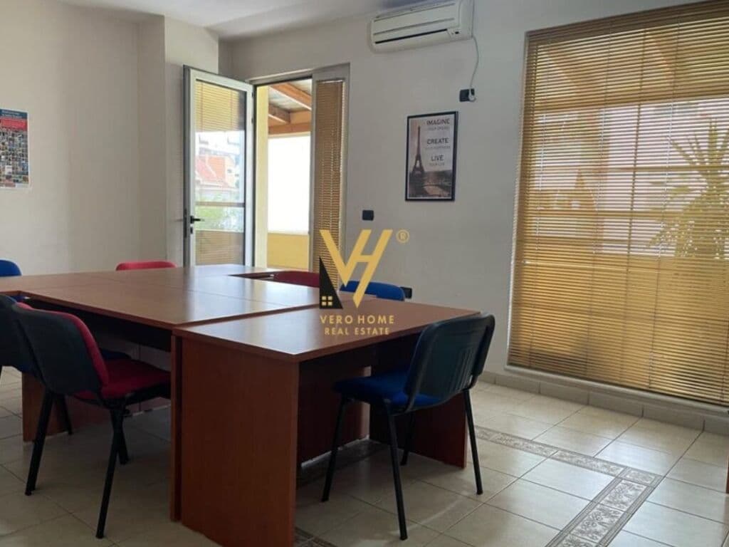 Jepet zyre me qera ne Don Bosko 200 m2 3