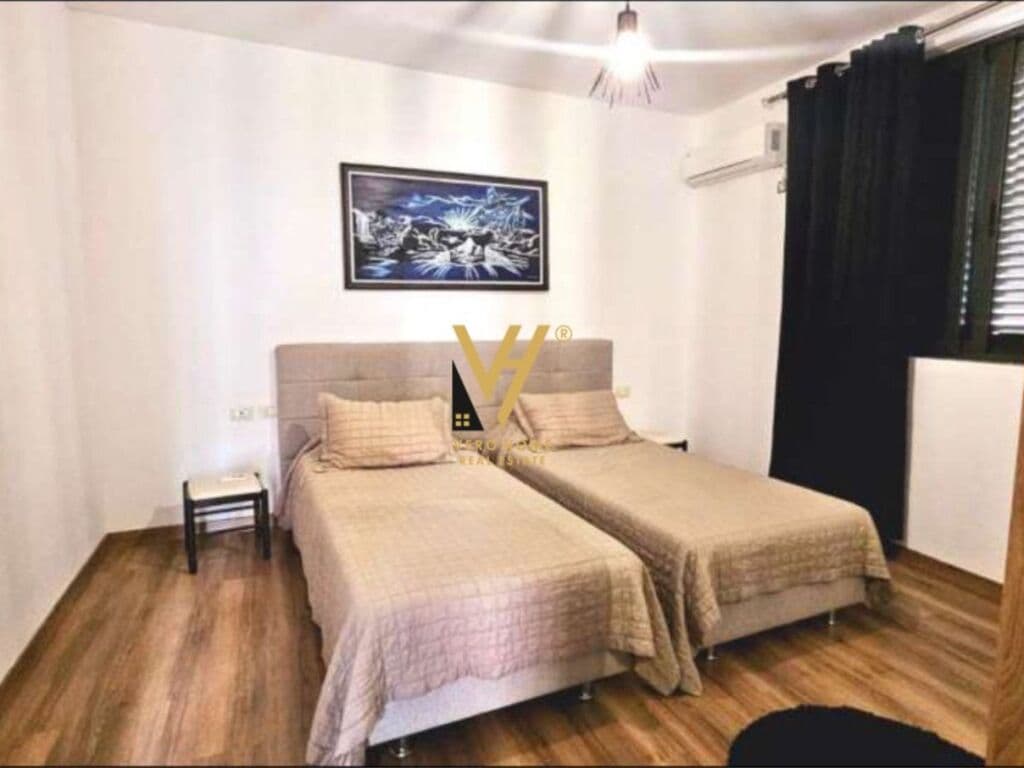 Jepet Apartament 2+1+ballkon me qera ne Qender 100 m2 4