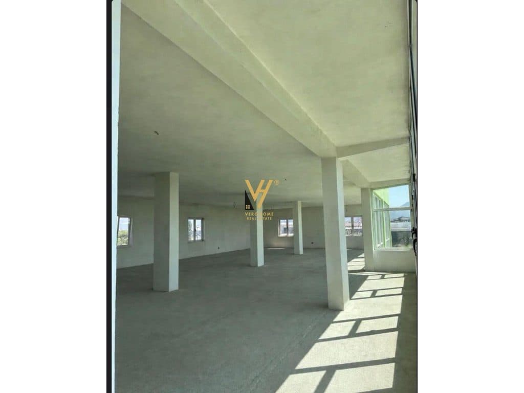 JEPET AMBIENT BIZNESI 200 M2 ME QIRA NE INSTITUT 1.000 EURO 3