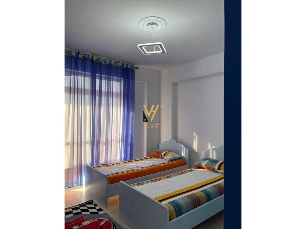 JEPET APARTAMENT 2+1 ME QERA NE VASIL SHANTO 65.000 LEKE 3