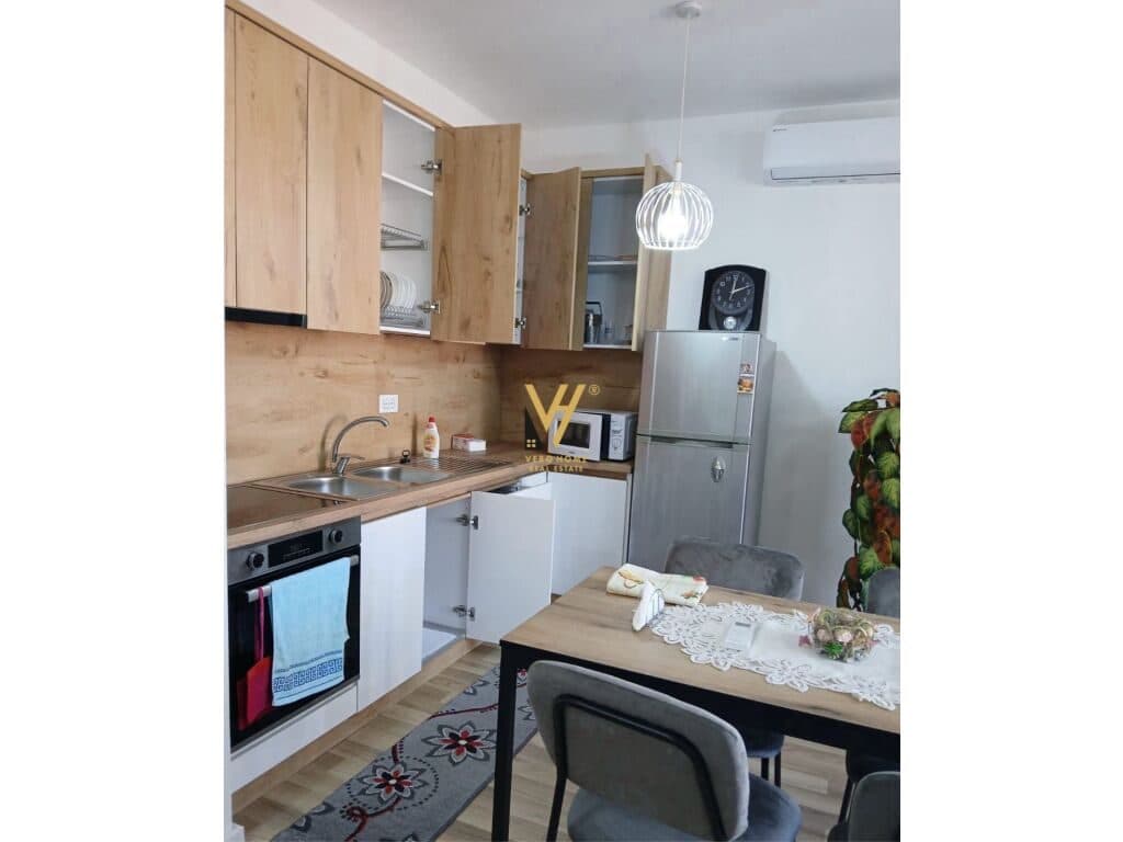 JEPET APARTAMENT 1+1 ME QERA TE ALI DEMI 55.000 LEKE 4