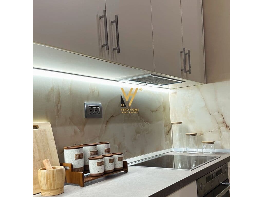 Jepet Apartament 2+1+2+ballkon me qera te Komuna e Parisit 135 m2 2