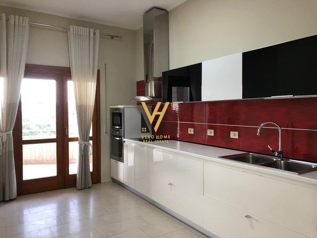 SHITET APARTAMENT 4+1+2+VERANDE TE KOPSHTI ZOOLOGJIK 550.000 EURO 3