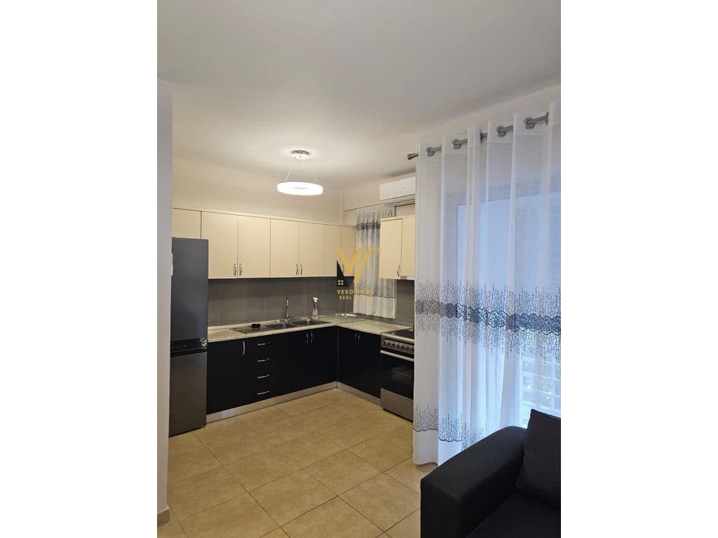 JEPET APARTAMENT 2+1+BLK ME QIRA TE RRUGA 5 MAJ 55.000 LEKE 2