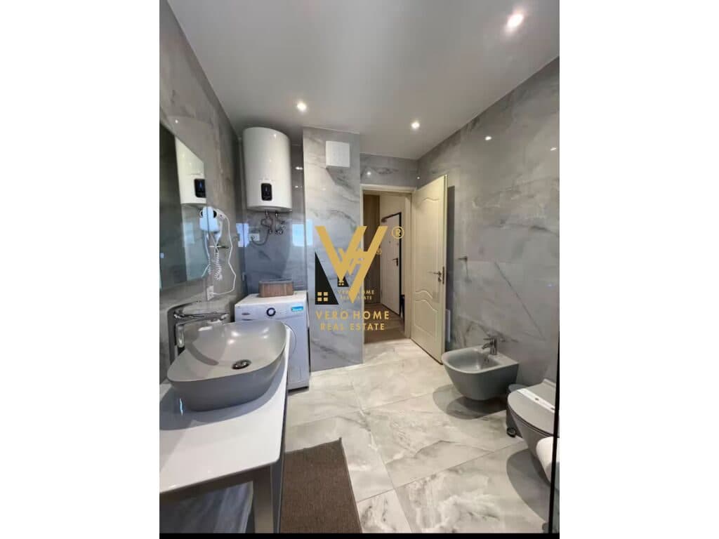 JEPET APARTAMENT 1+1+BLK ME QERA TE BULEVARDI ZOGU I PARE 1.200 EURO 4