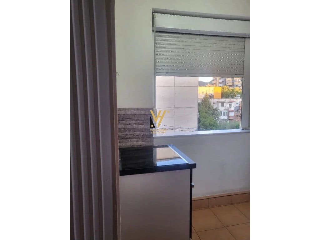 SHITET APARTAMENT 1+1+BLK TE ISH PARKU I AUTOBUSEVE 129.000 EURO 4