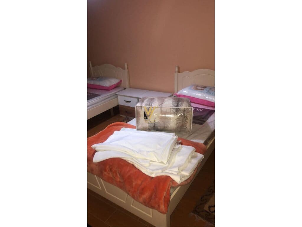 Jepet Apartament 2+1+ballkon me qera te Bulevardi Zhan Dark 72 m2 3