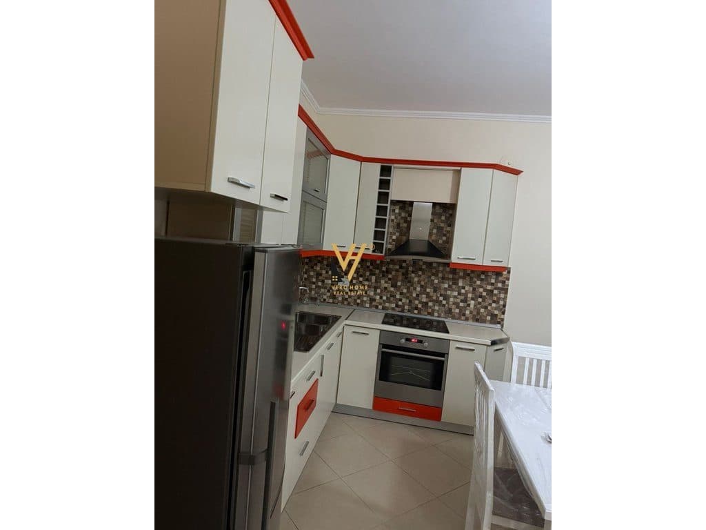 JEPET APARTAMENT 2+1+BLK ME QERA NE SAUK 450 EURO 2