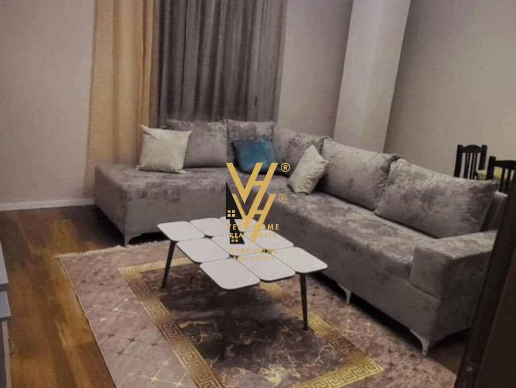JEPET APARTAMENT 2+1 ME QERA
TE MYSLYM SHYRI 800 EURO
