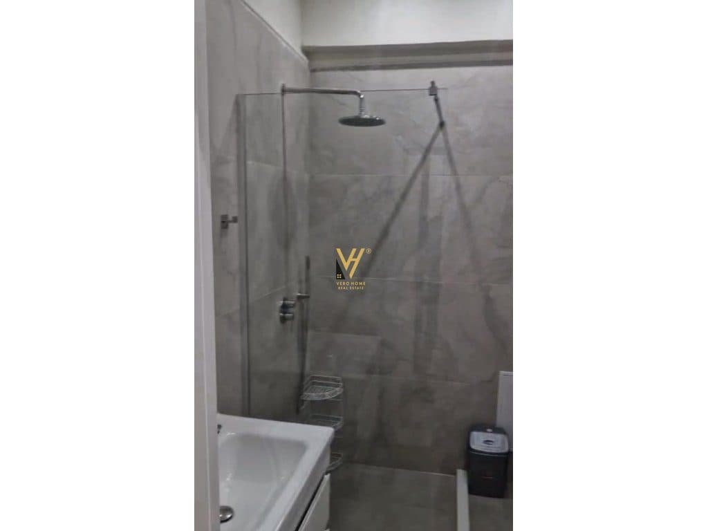 JEPET APARTAMENT 1+1 ME QERA TE STACIONI I TRENIT 65.000 LEKE 3