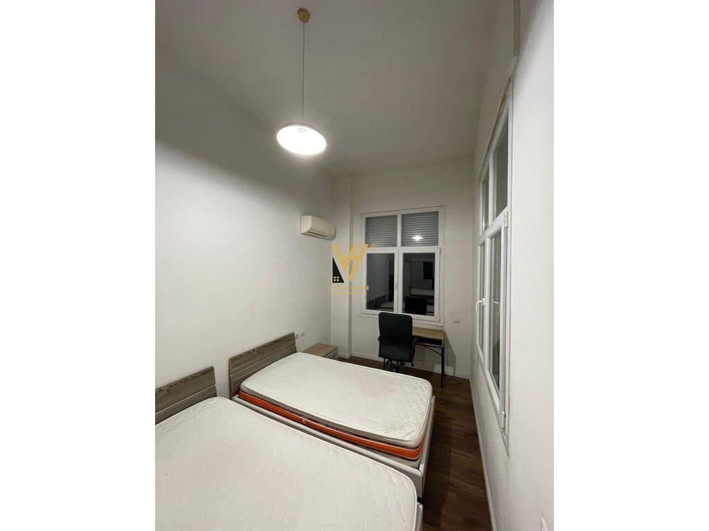 JEPET APARTAMENT 2+1+2+BLK ME QIRA TE ZOGU I ZI 900 EURO 4