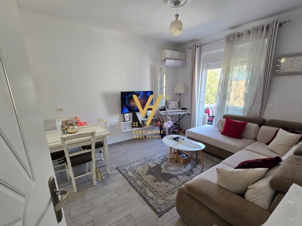 SHITET APARTAMENT 2+1+BLK ME QERA TE 21 DHJETORI 16.000.000 LEKE