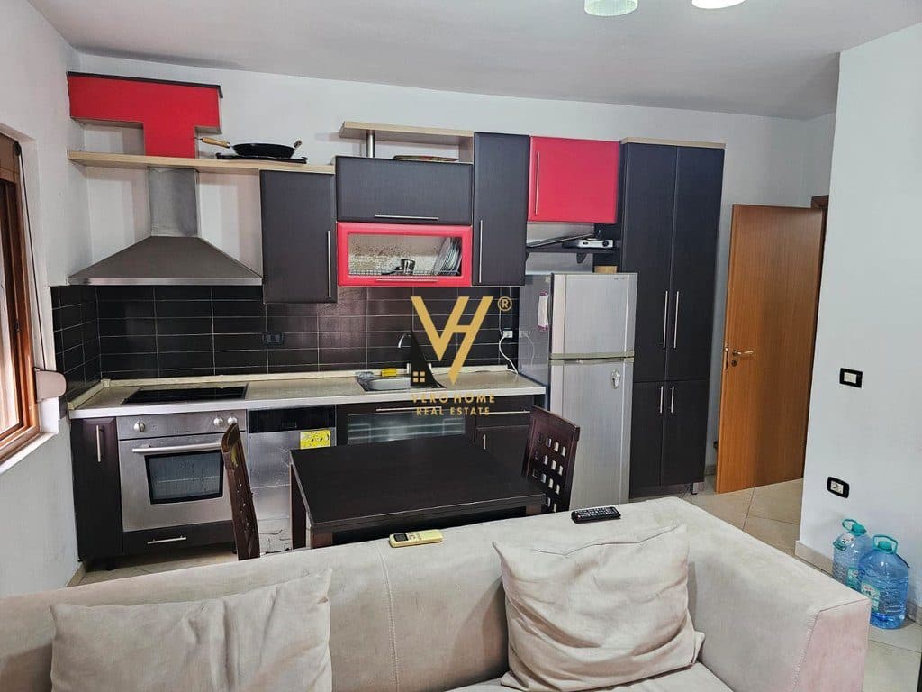 JEPET APARTAMENT 2+1+BLK ME QERA TE 21 DHJETORI 700 EURO 2