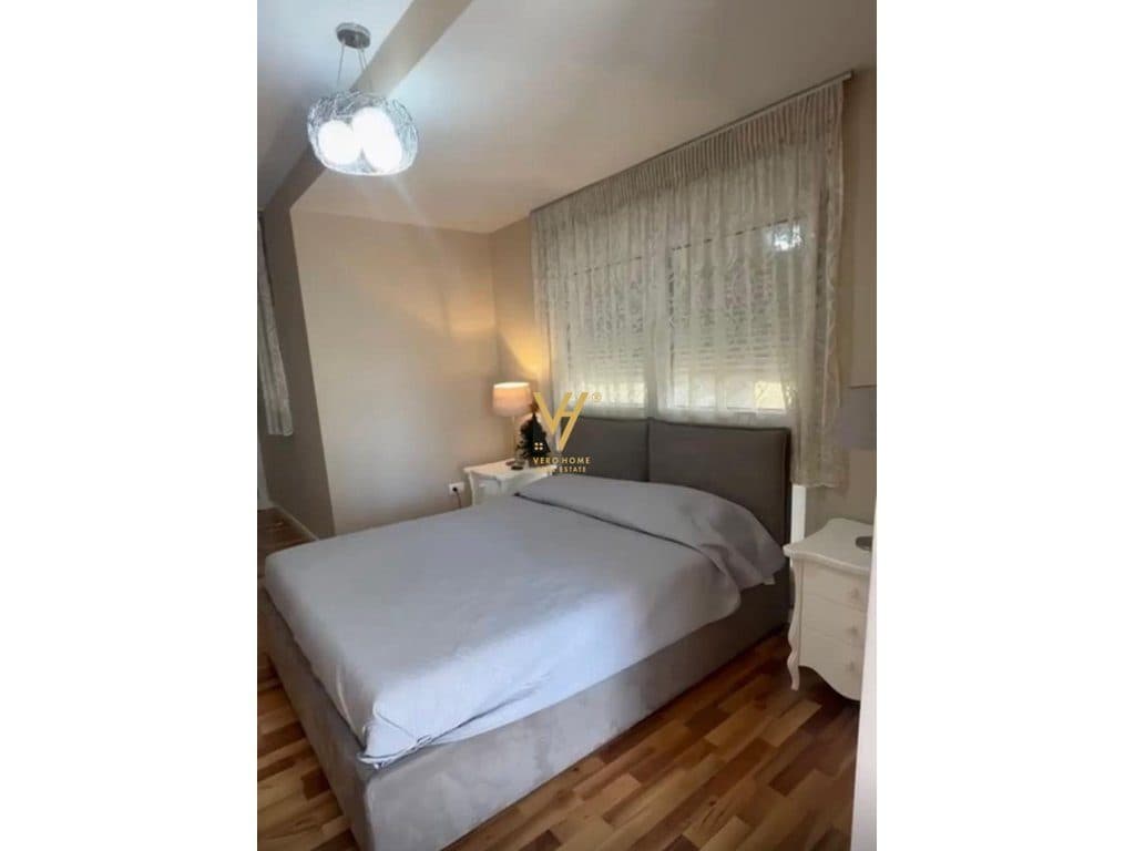 JEPET APARTAMENT 1+1 ME QIRA NE MYSLYM SHYR 75.000 LEKE 4