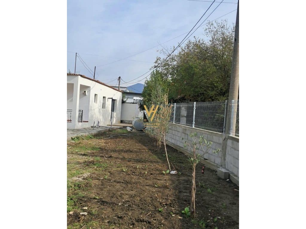 JEPET SHTEPI PRIVATE 2+1 ME QIRA NE SAUK 60.000 LEKE 2
