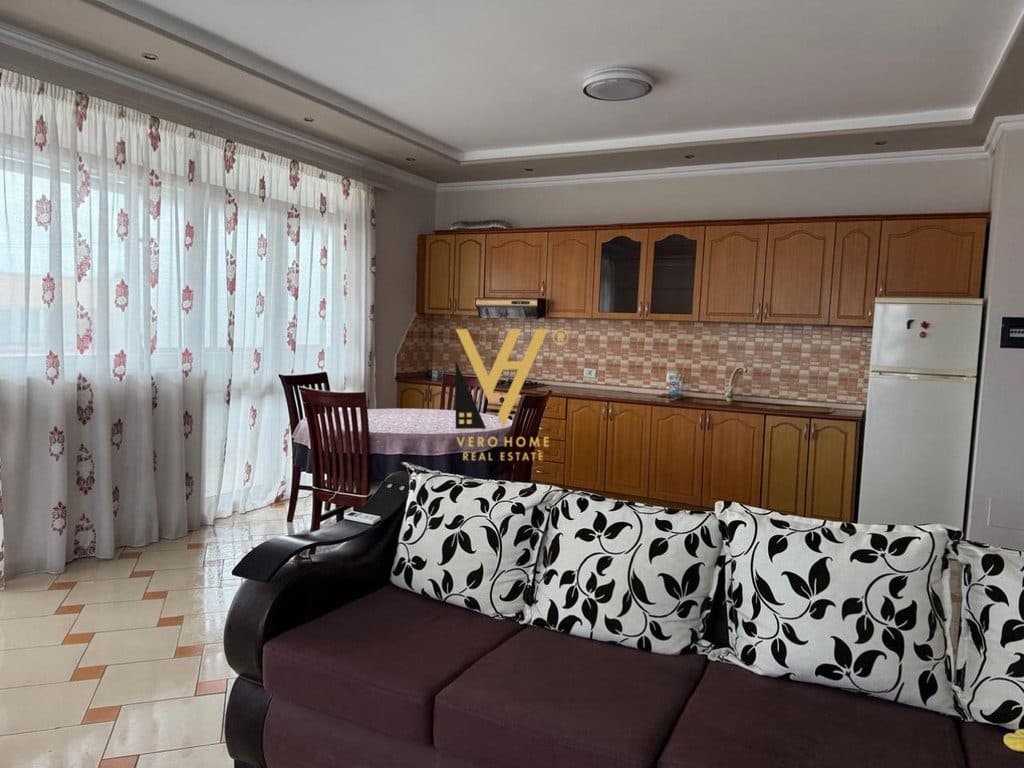 JEPET APARTAMENT 2+1+BLK ME QIRA TE KOMUNA PARISIT 60.000 LEKE 2