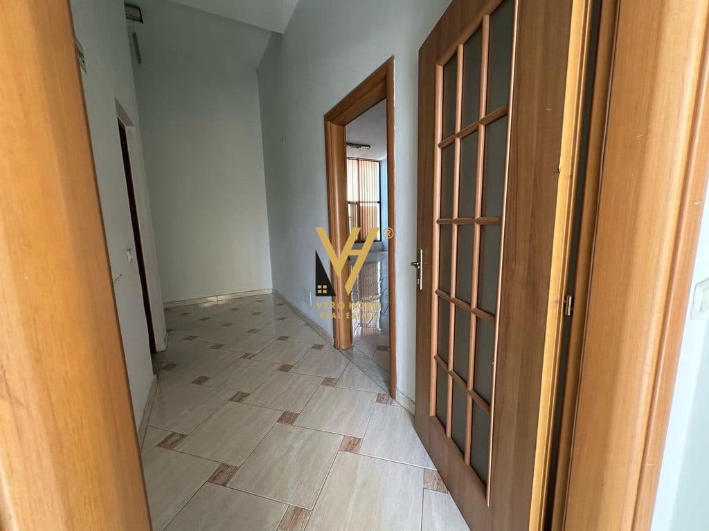 SHITET AMBIENT BIZNESI 230 M2 TE BRRYLI 560.000 EURO 4