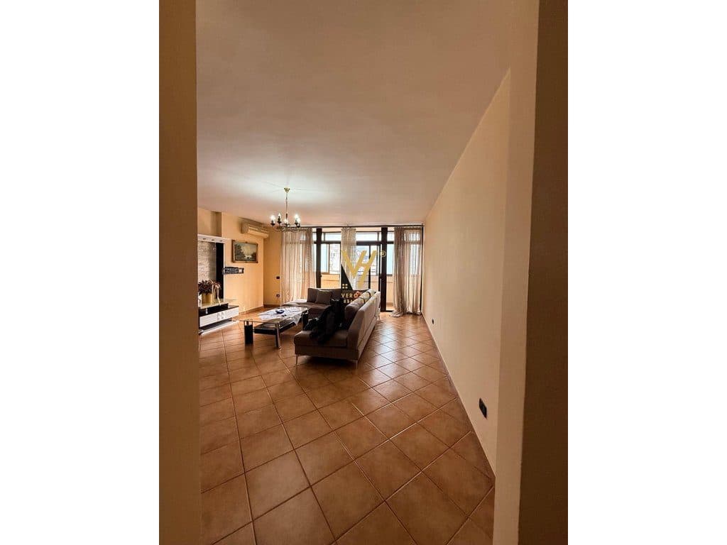 JEPET APARTAMENT 2+1+BLK ME QIRA TEK RRUGA KAVAJES 600 EURO