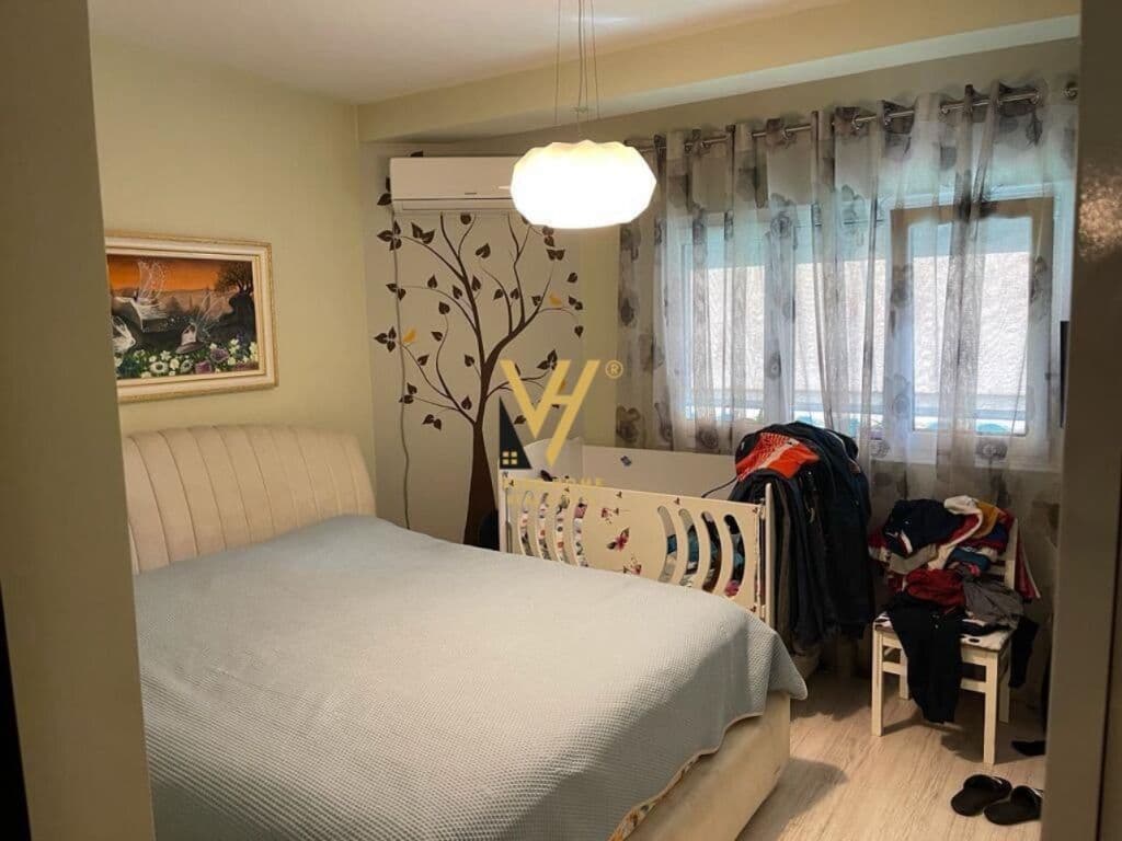 Shitet Apartament 2+1+ballkon te Rruga Myslym Shyri 110 m2 4