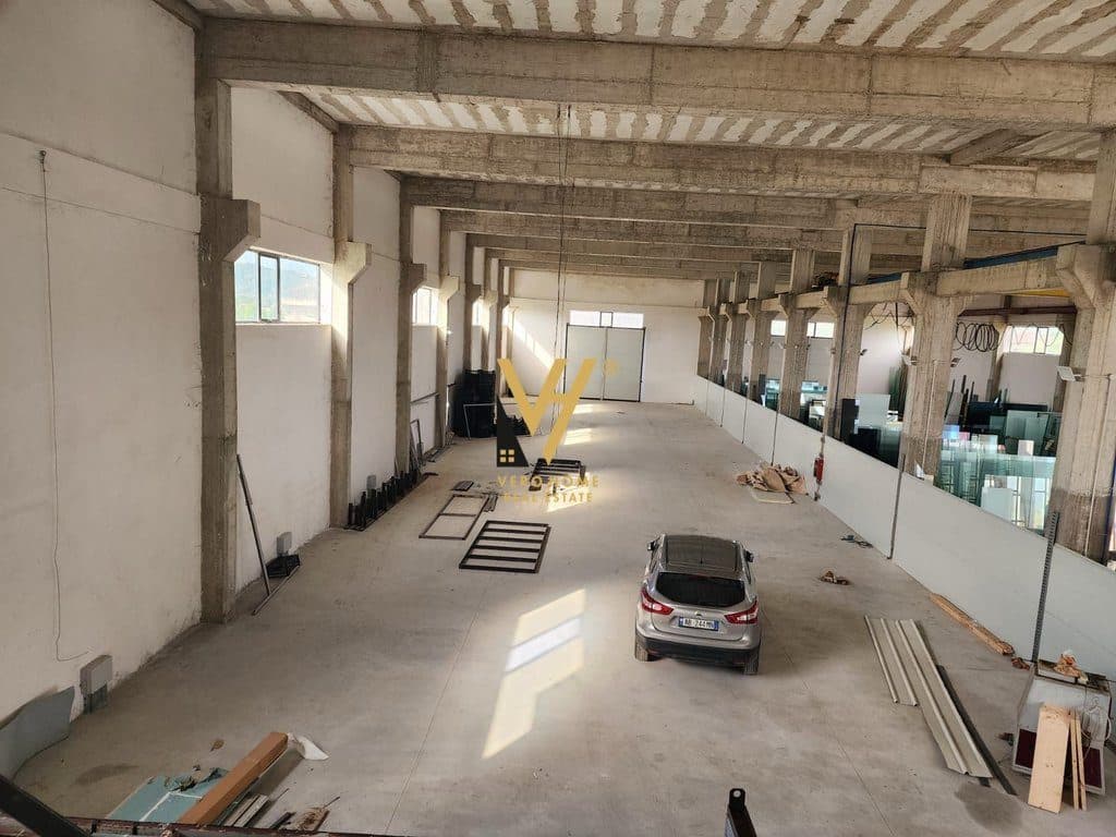 JEPET AMBJENT BIZNESI 800M2 ME QERA NE FUSHE KRUJE 1.800 EURO
