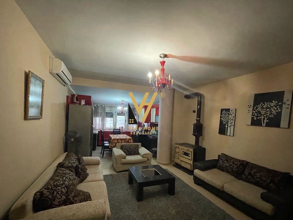 JEPET APARTAMENT 3+1+BLK ME QERA TE ISH TREGU ELEKTRIK 75.000 LEKE