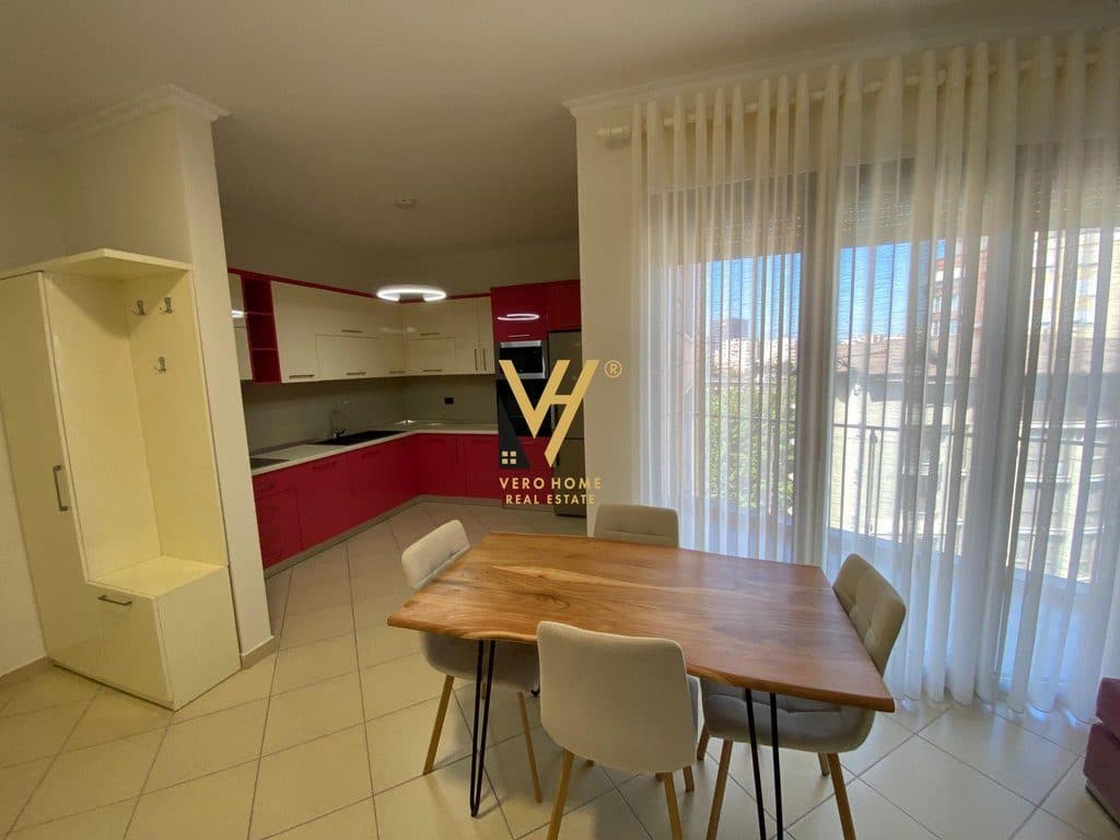 JEPET APARTAMENT 2+1+2+2BLK ME QIRA RRUGA E KOSOVAREVE 1.100 EURO 2
