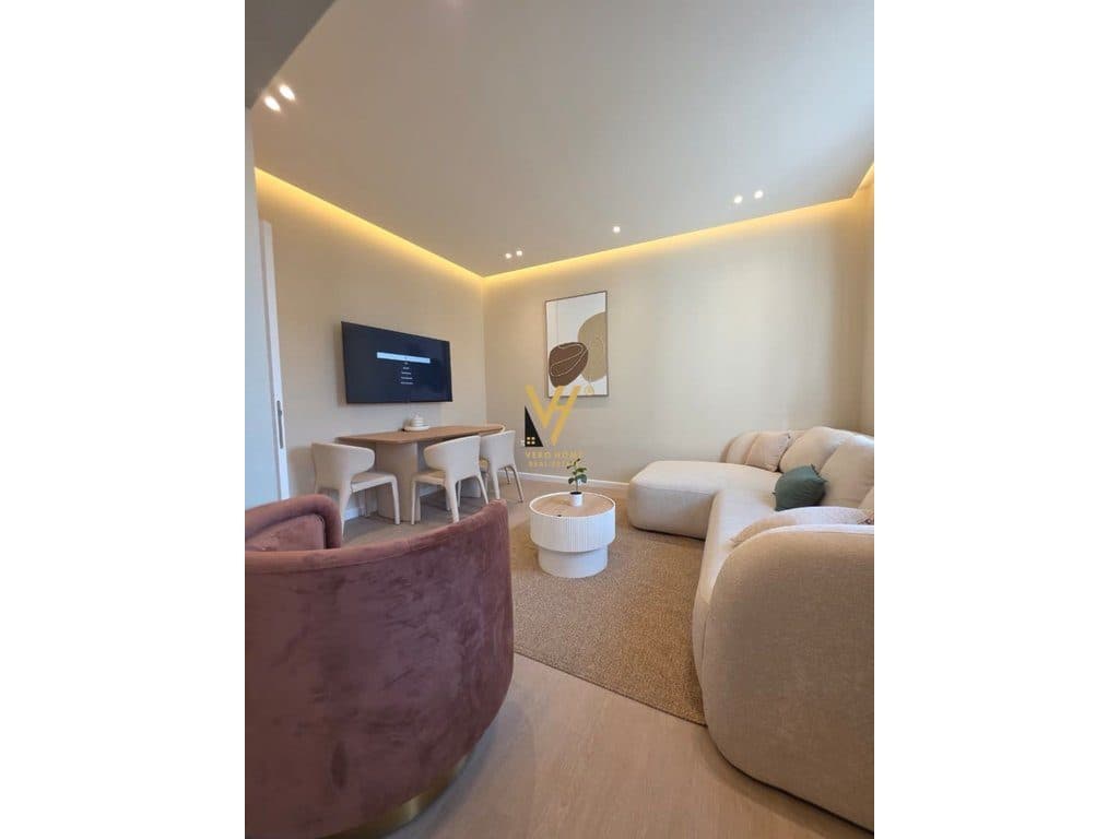 JEPET APARTAMENT 2+1+2BLK ME QERA TE BRRYLI 700 EURO