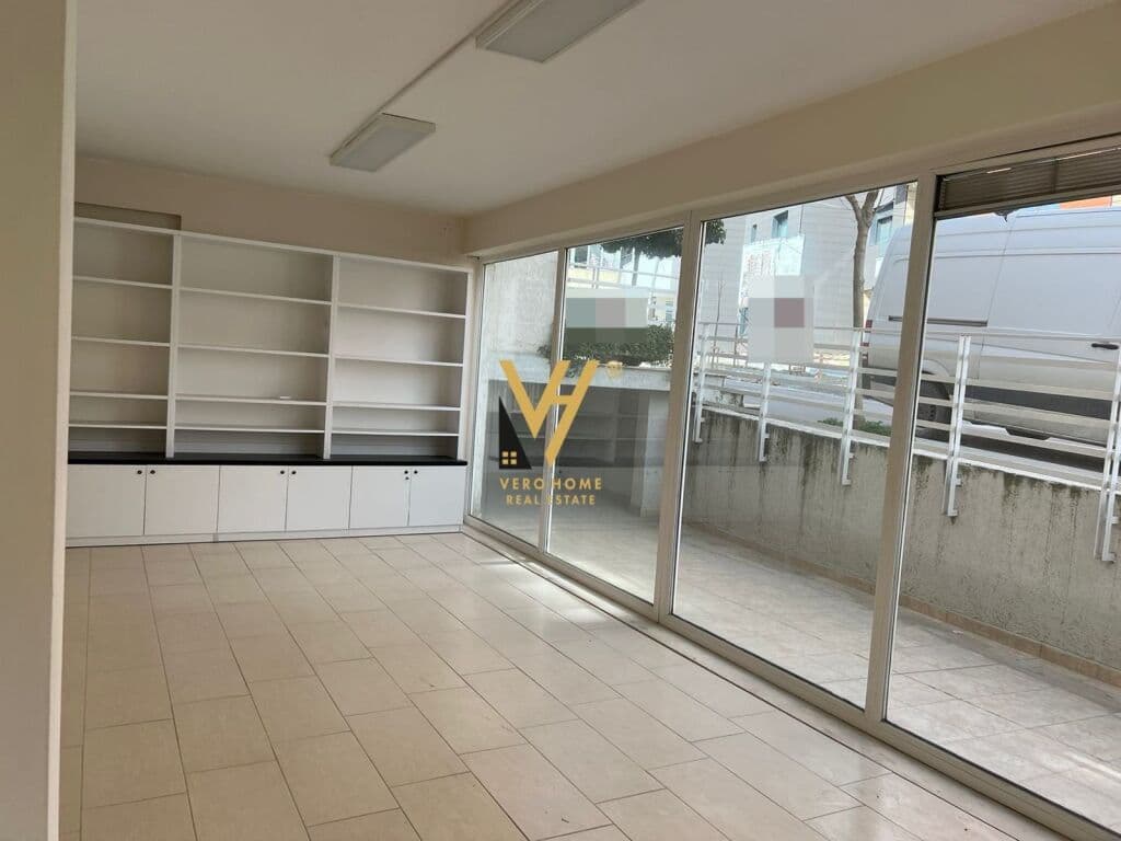 Jepet Dyqan me qera te Kodra e Diellit 40 m2 2