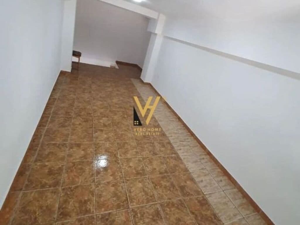 Jepet Dyqan me qera ne Kombinat 20 m2 2