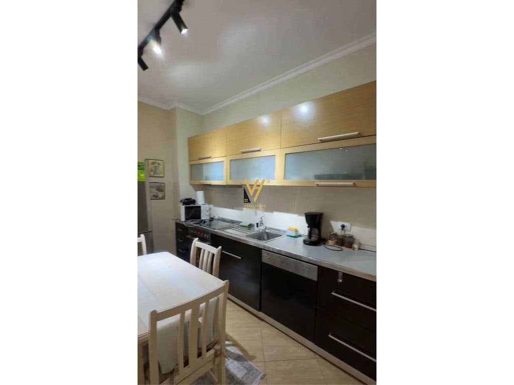 SHITET APARTAMENT 2+1+BLK TE FRESKU 2