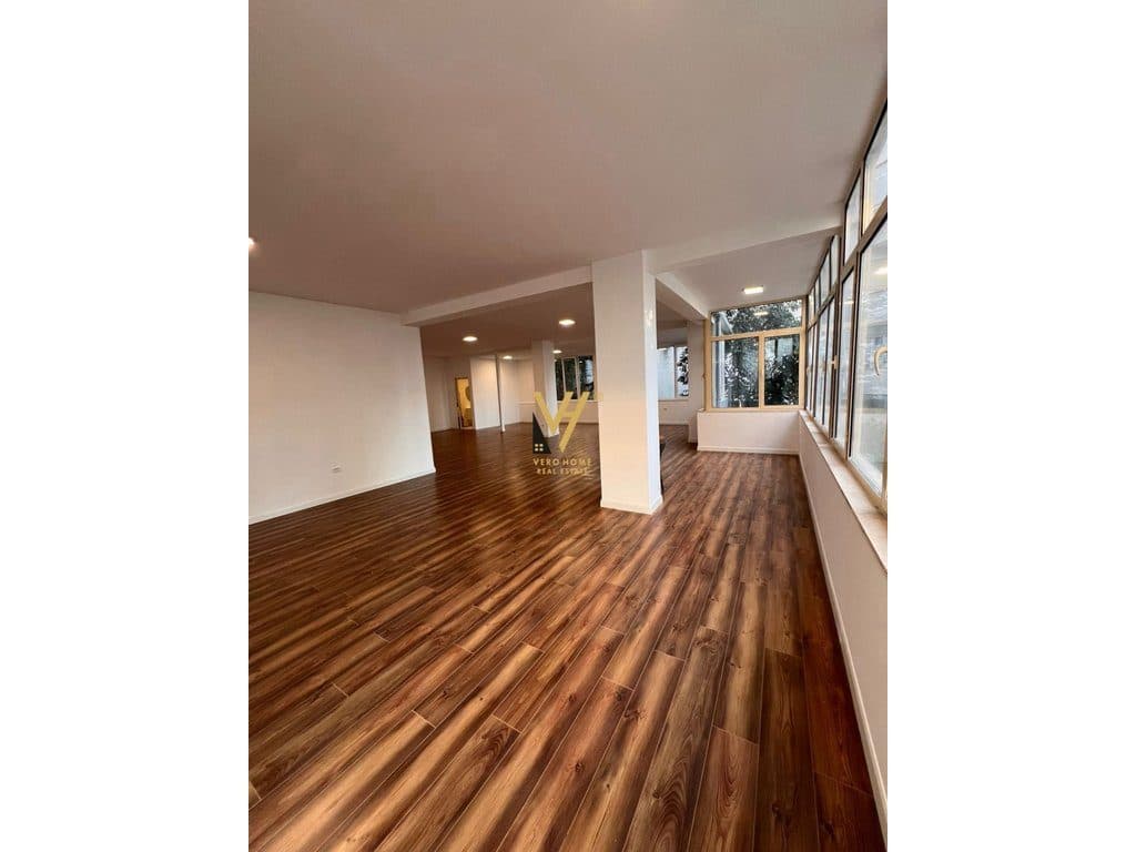 JEPET AMBIENT BIZNESI 150 M2 ME QERA TE LIQENI THATE 180.000 LEKE 4