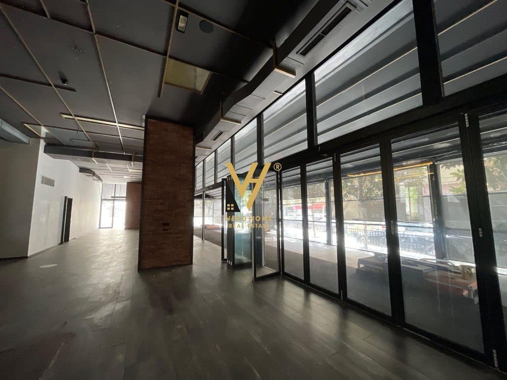 SHITET AMBIENT KOMERCIAL 440 M2 TE 21 DHJETORI 1.320.000 EURO 4