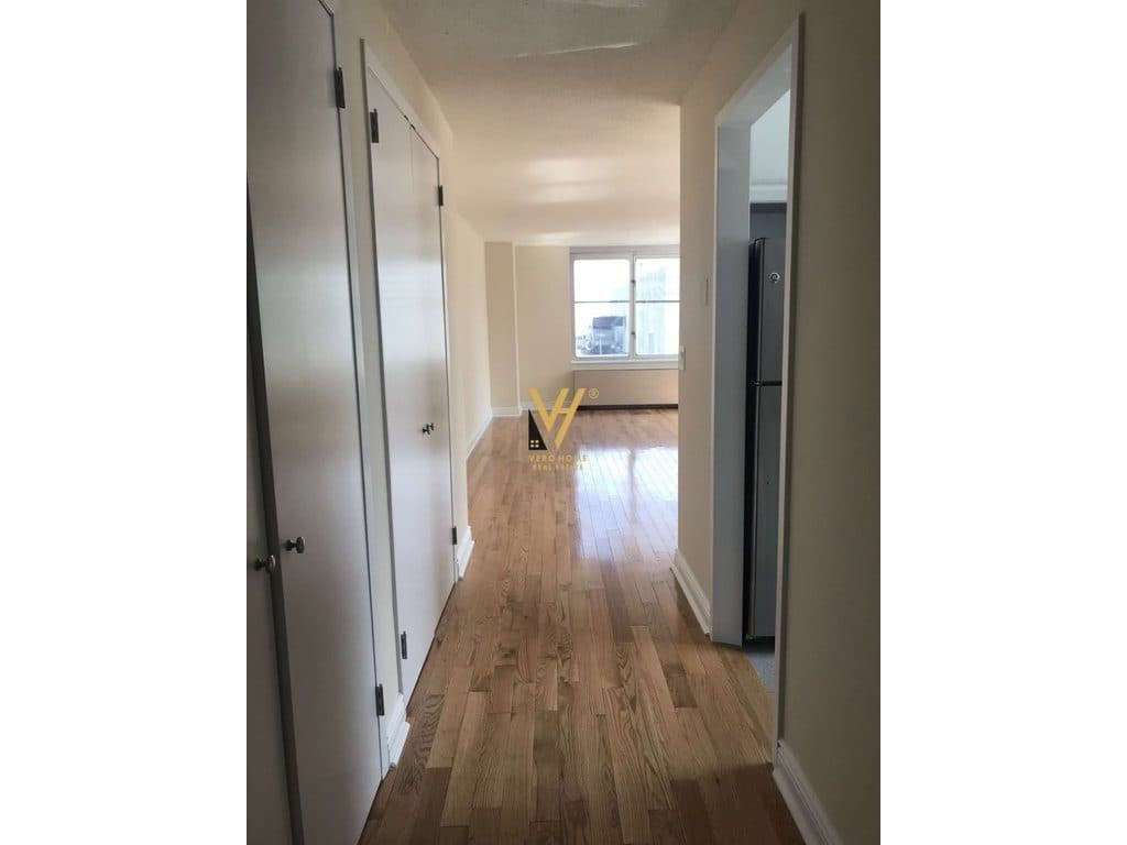 SHITET APARTAMENT 1+1 NE DON BOSKO, VIVA MARKET 117.000 EURO