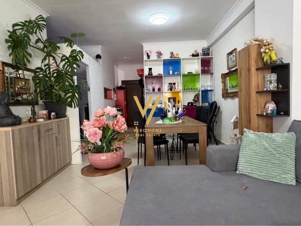 SHITET APARTAMENT 2+1+2+AMBIENT BIZNESI NE QESARAKE 270.000 EURO 2