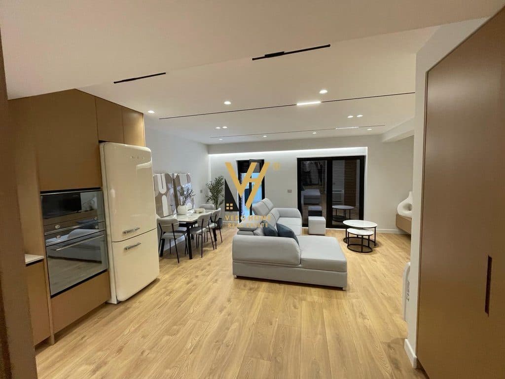 JEPET APARTAMENT 3+1+2+BLK ME QERA TE KODRA E DIELLIT 1.600 EURO 3