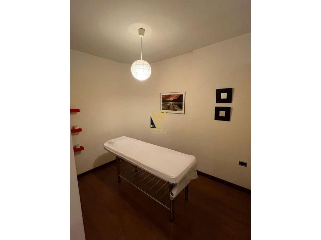 JEPET AMBIENT BIZNESI 100 M2 ME QIRA TE ISH EKSPOZITA 120.000 LEKE 4