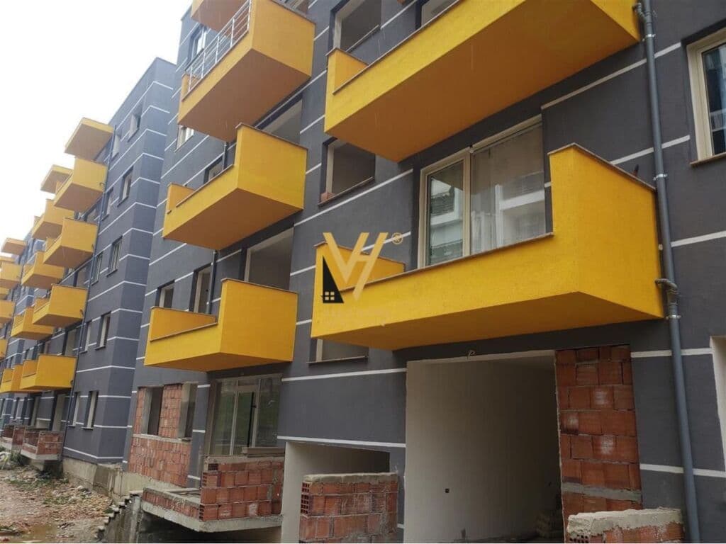 Shitet Apartament 2+1+2+ballkon te Kompleksi Tom Doshi , Shkoze 130 m2