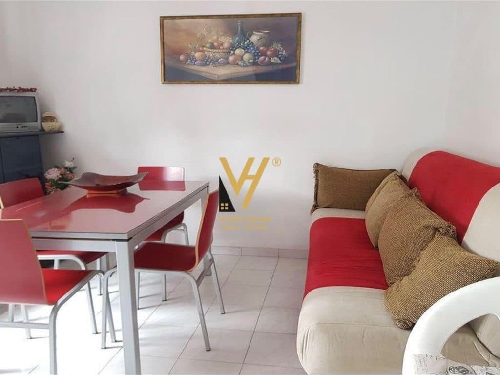 JEPET APARTAMENT 1+1 ME QERA NE QENDER 60.000 LEKE 2