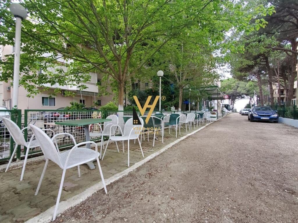 Shitet bar-kafe te Pishat e Buta , Gjiri i Lalezit 144 m2 3