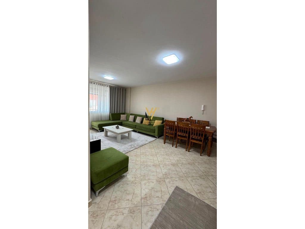 JEPET APARTAMENT 2+1+BLK ME QERA TE 21 DHJETORI 850 EURO
