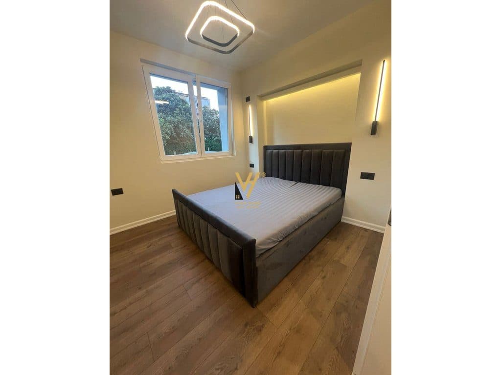 SHITET APARTAMENT 1+1 TE MOZAIKU I TIRANES, 21 DHJETORI 2