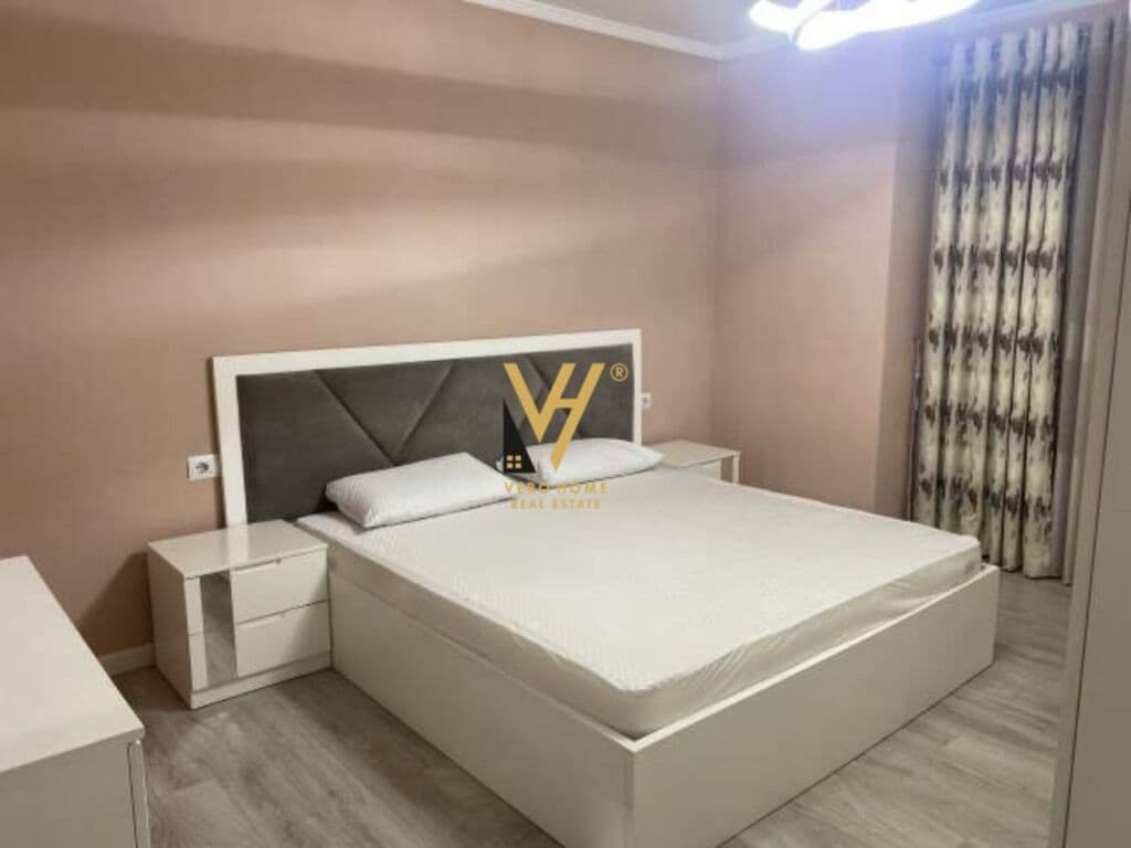 Jepet Apartament 2+1+2+ballkon me qera te Rruga Bedri Karapici 102 m2 4